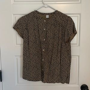 Short sleeve button up